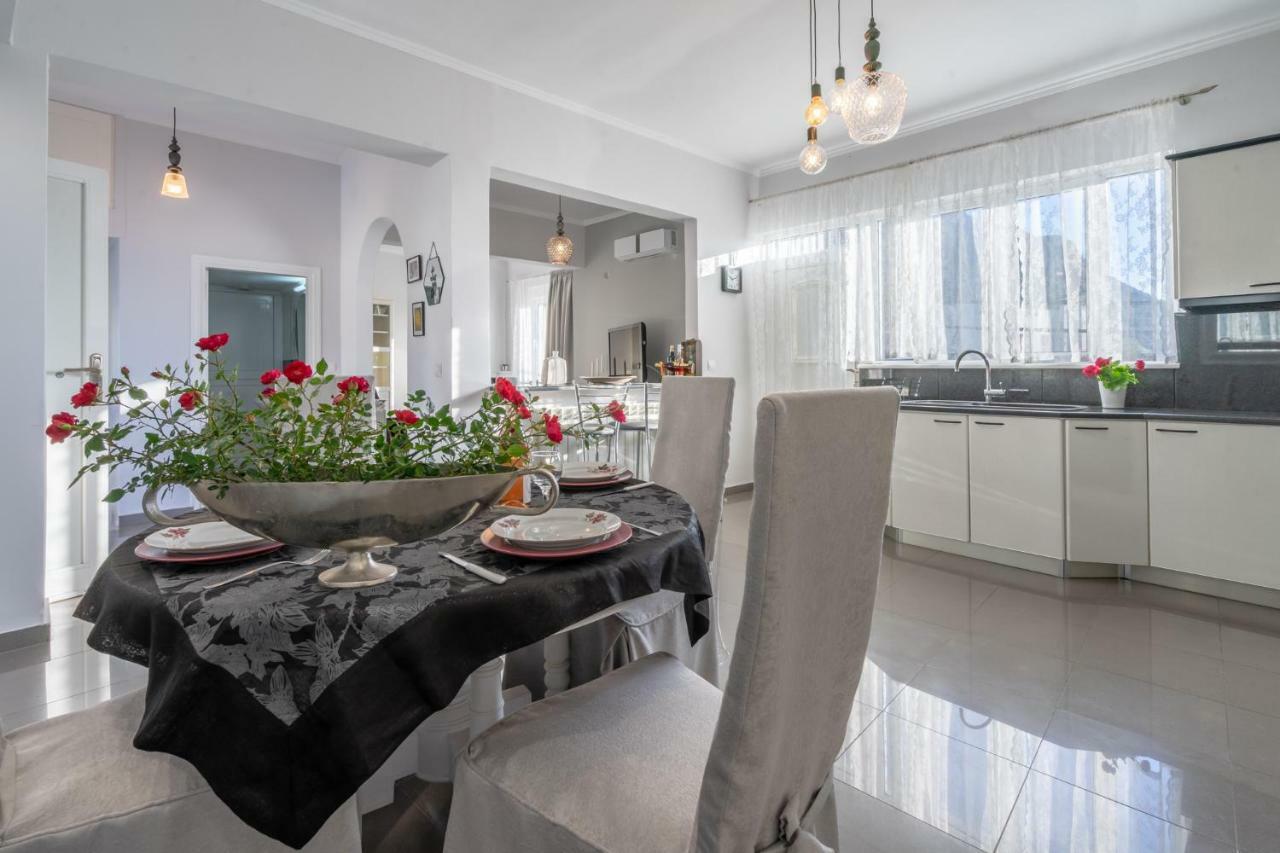 Fontana Luxury Villa Salakos With Pool Near Beach エクステリア 写真