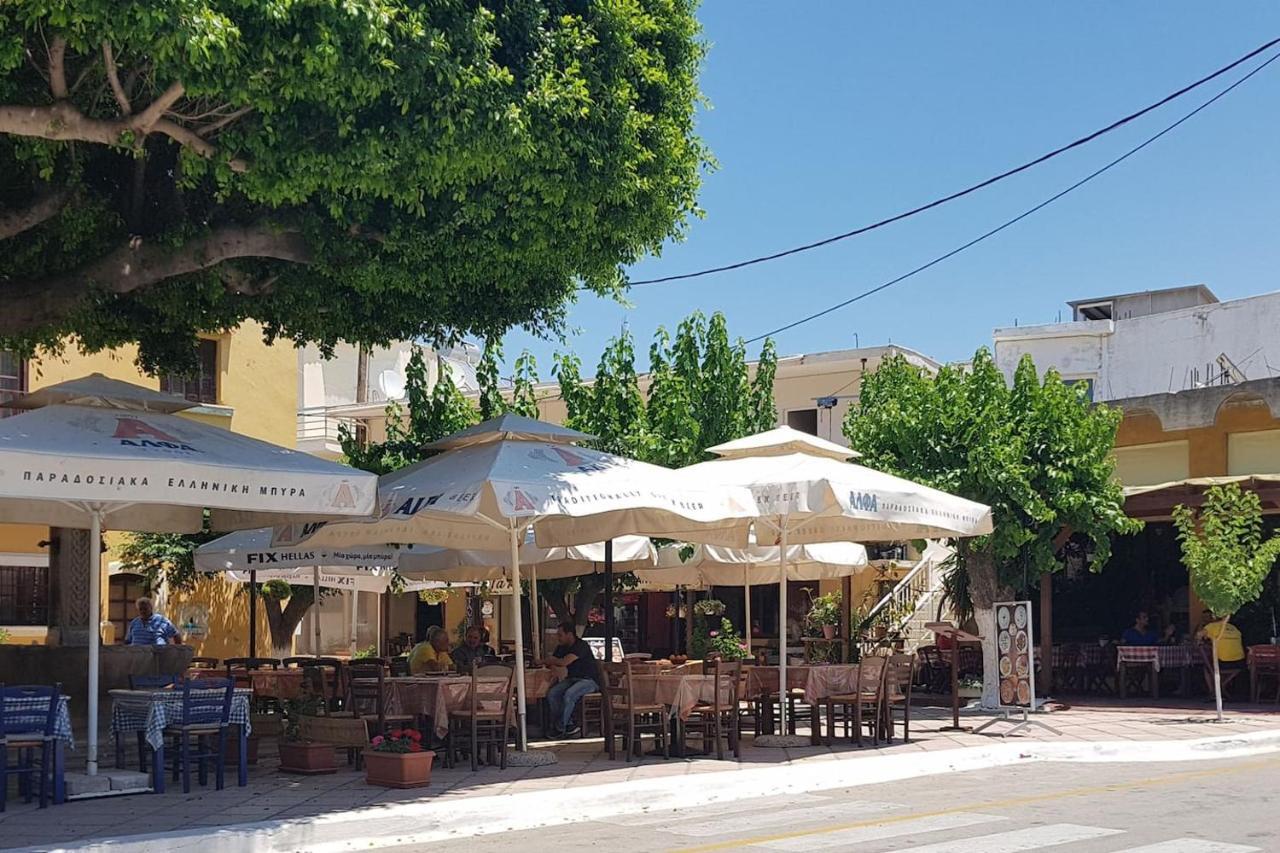 Fontana Luxury Villa Salakos With Pool Near Beach エクステリア 写真